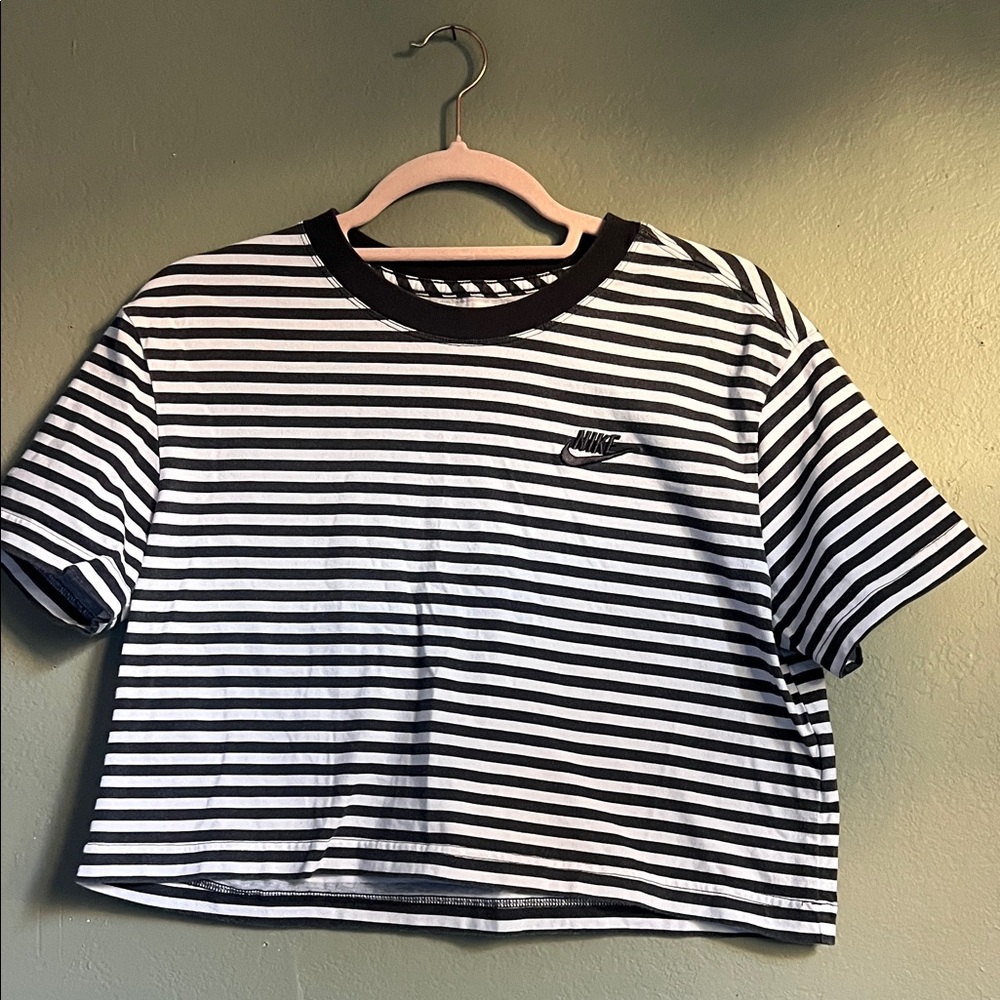 Nike striped cropped tee